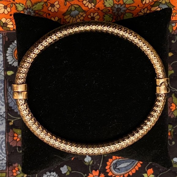 Fine Milor Italy 925 SS Gold-tone Diamond-cut Bangle, 7" - Picture 2 of 9
